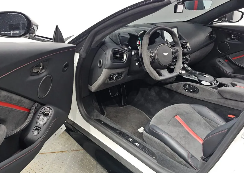 Aston Martin V8 Vantage