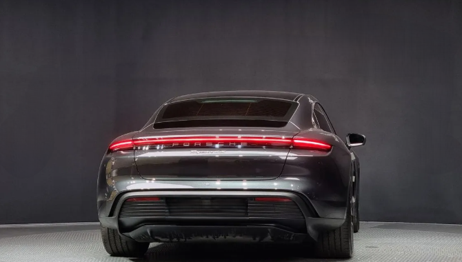 Porsche Taycan