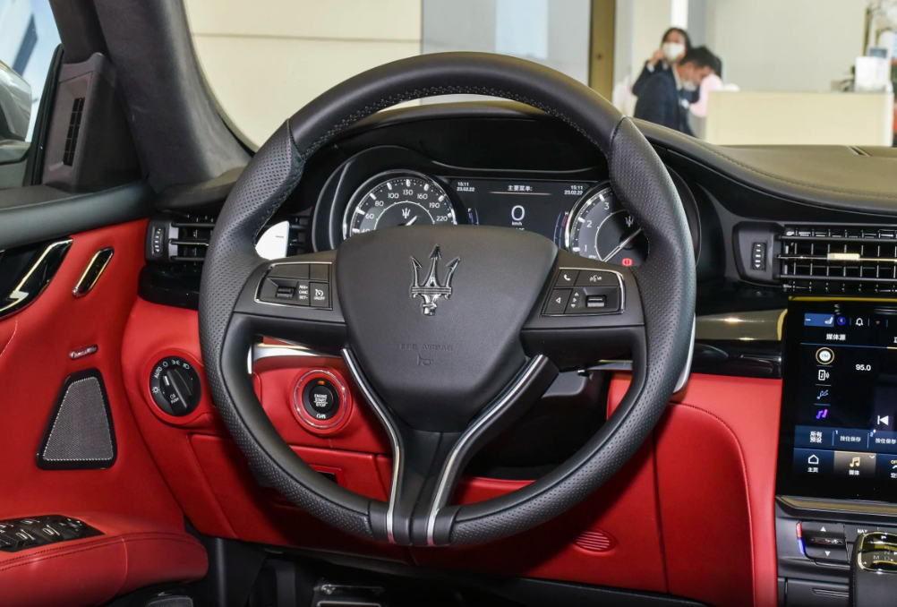 Maserati Quattroporte