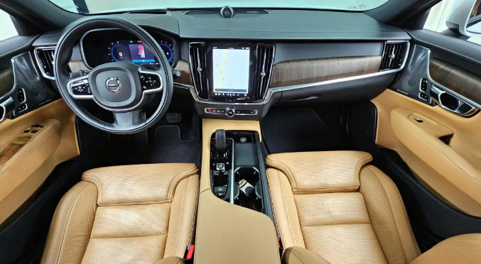 Volvo V90 Cross Country