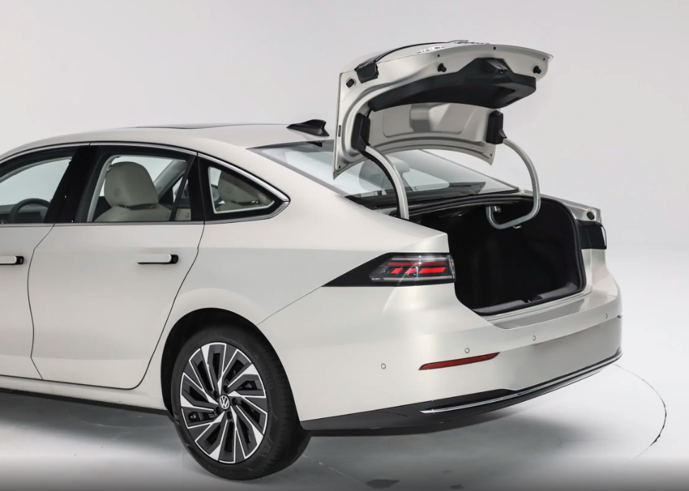 Volkswagen Sagitar L